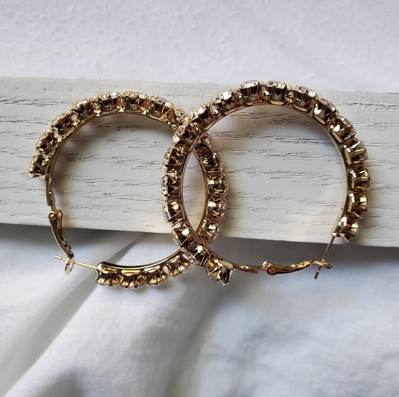 New Fashion Gold Hoop Earrings - Picture 4 of 6